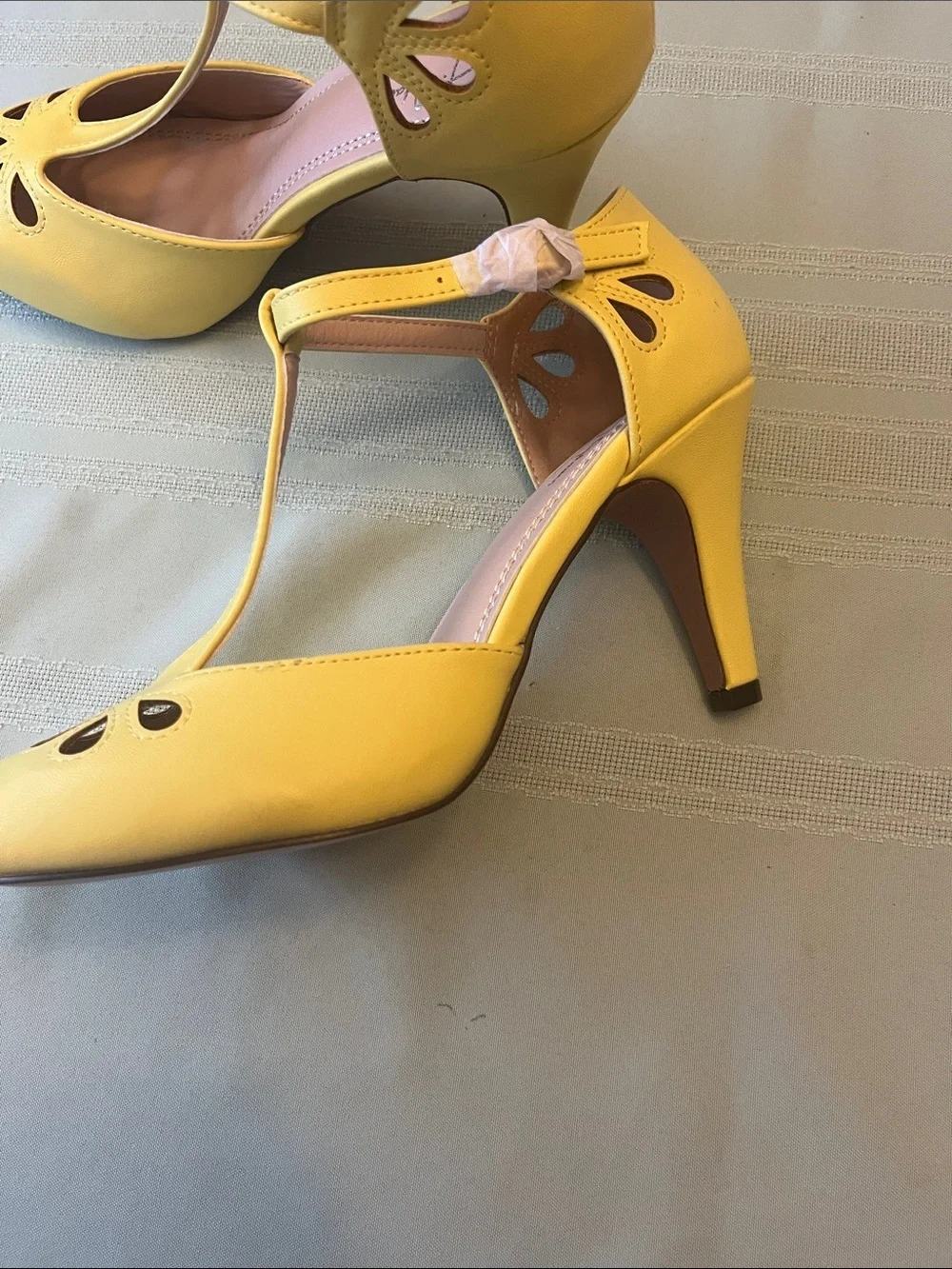 J. Adams Bright Yellow T‑Strap Floral Cutout Heels Size 8.5